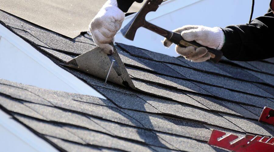 Professional gutter cleaning in Licking, MO